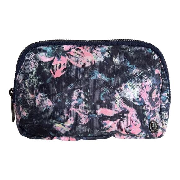 Lululemon Everywhere Belt Bag Dappled Daze Blue Floral Multicolor EUC - Picture 1 of 10